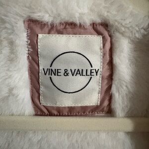 Vine & Valley Pink with White Fur lining